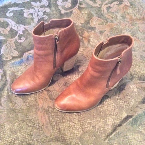 Michael Kors - Denver Ankle Boot - Picture 2 of 7